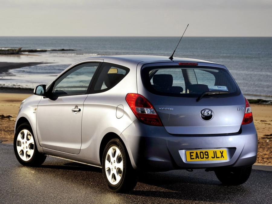  Hyundai i20 3-Door 2009 года  (UK) (фото 7 из 16)